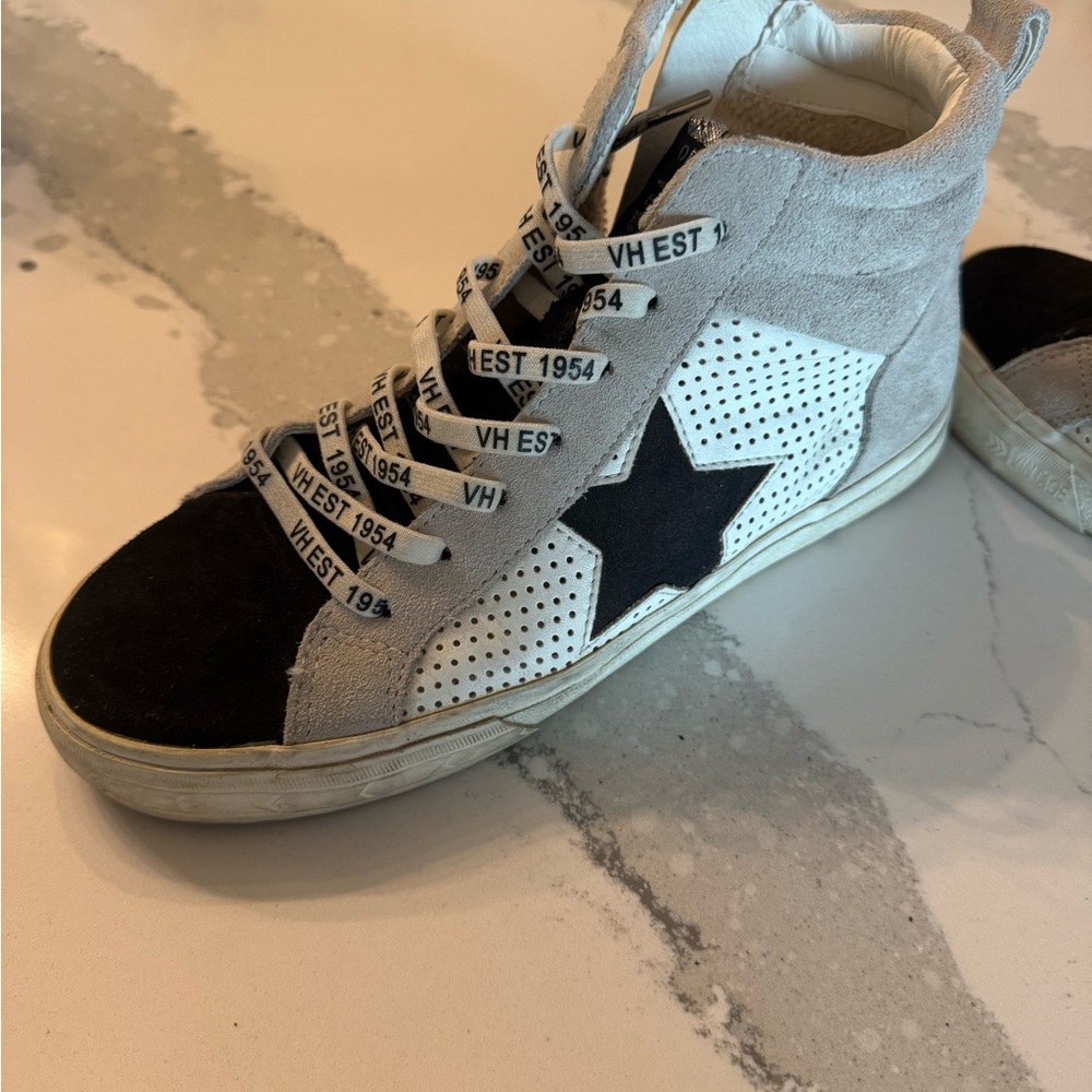 Vintage Havana Black and White Sneakers with Star Emblem